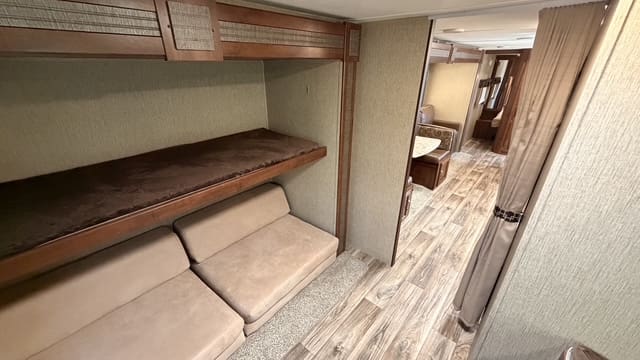 2017 PASSPORT 3220BHS by KEYSTONE - Image 25