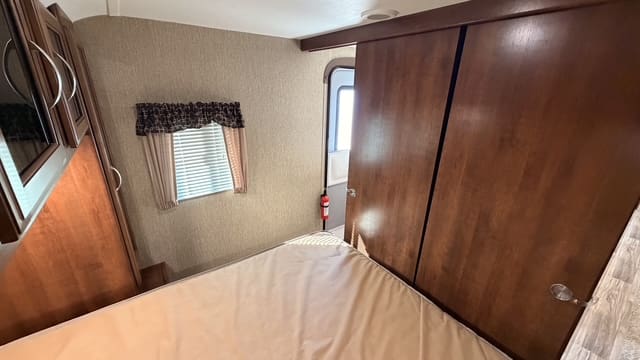 2017 PASSPORT 3220BHS by KEYSTONE - Image 33