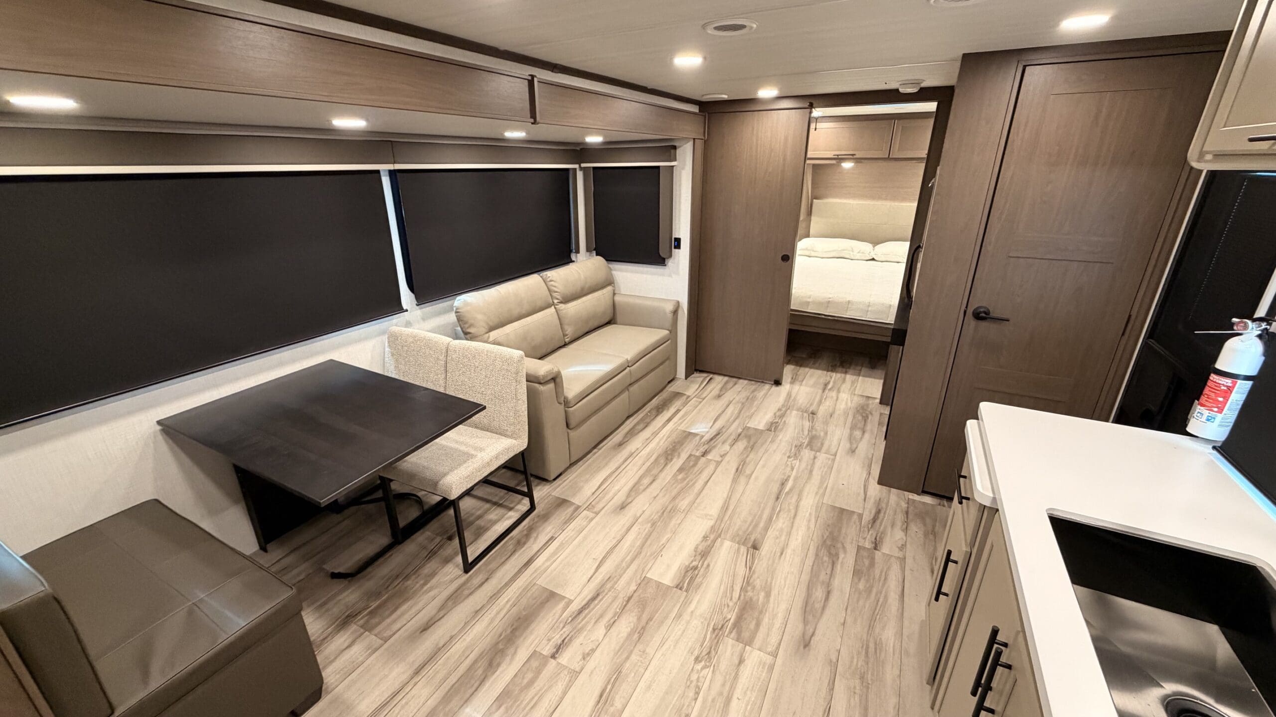 2027 COUGAR 26LBW by KEYSTONE - Image 9