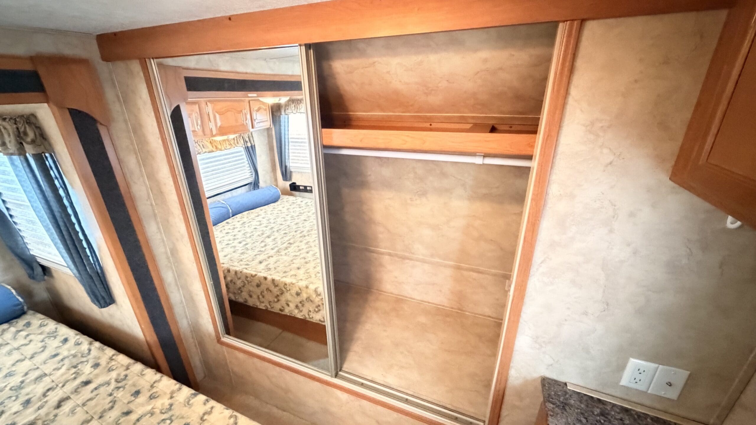 2007 COUGAR 302RLDS by KEYSTONE - Image 24