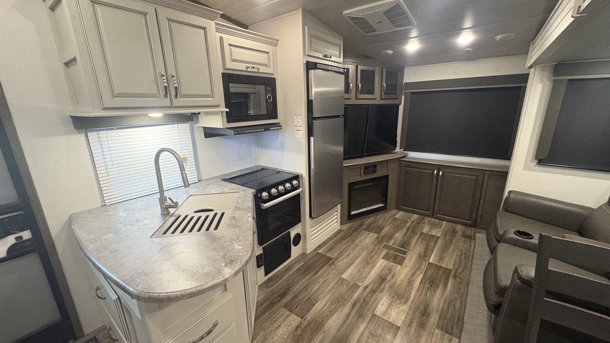 2021 COUGAR 25RES by KEYSTONE - Image 8
