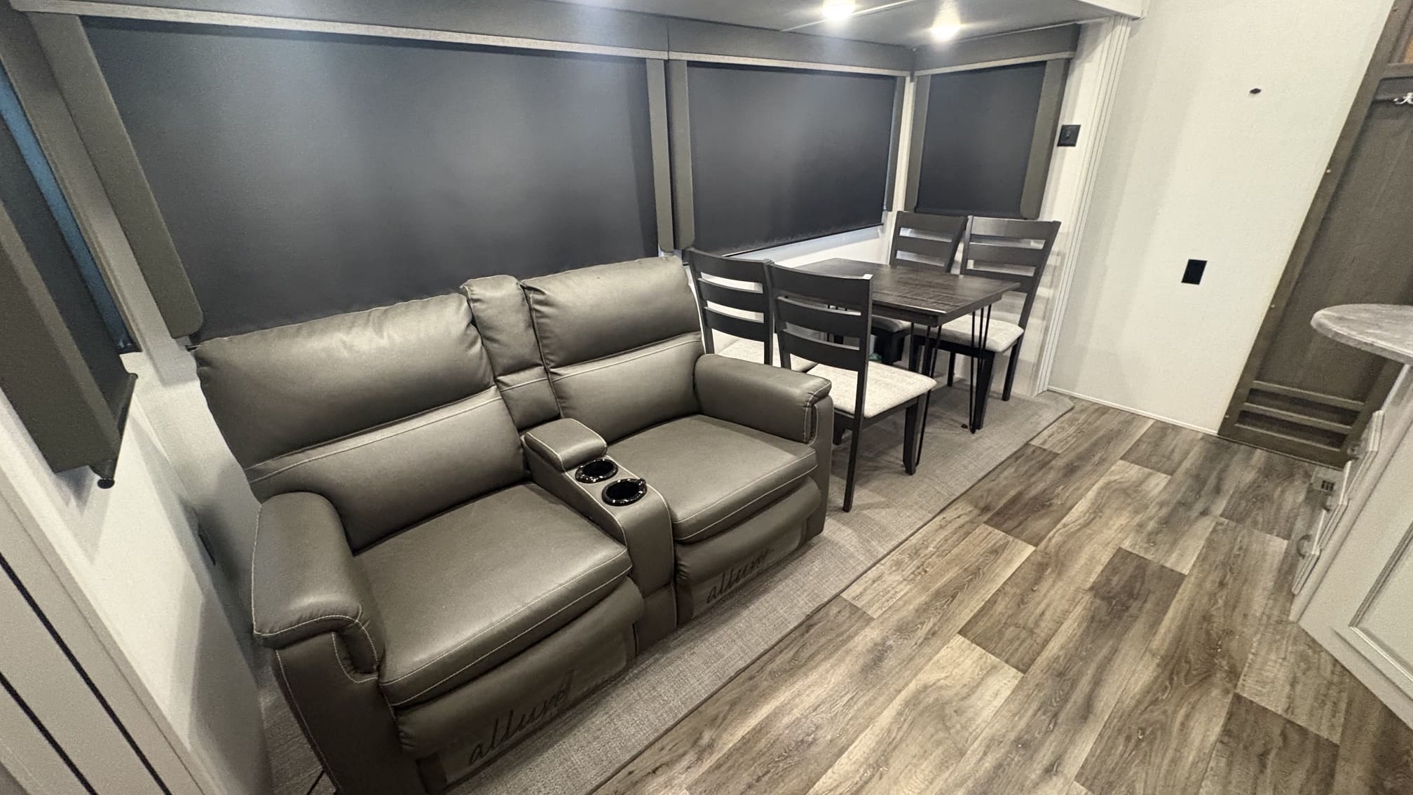 2021 COUGAR 25RES by KEYSTONE - Image 11