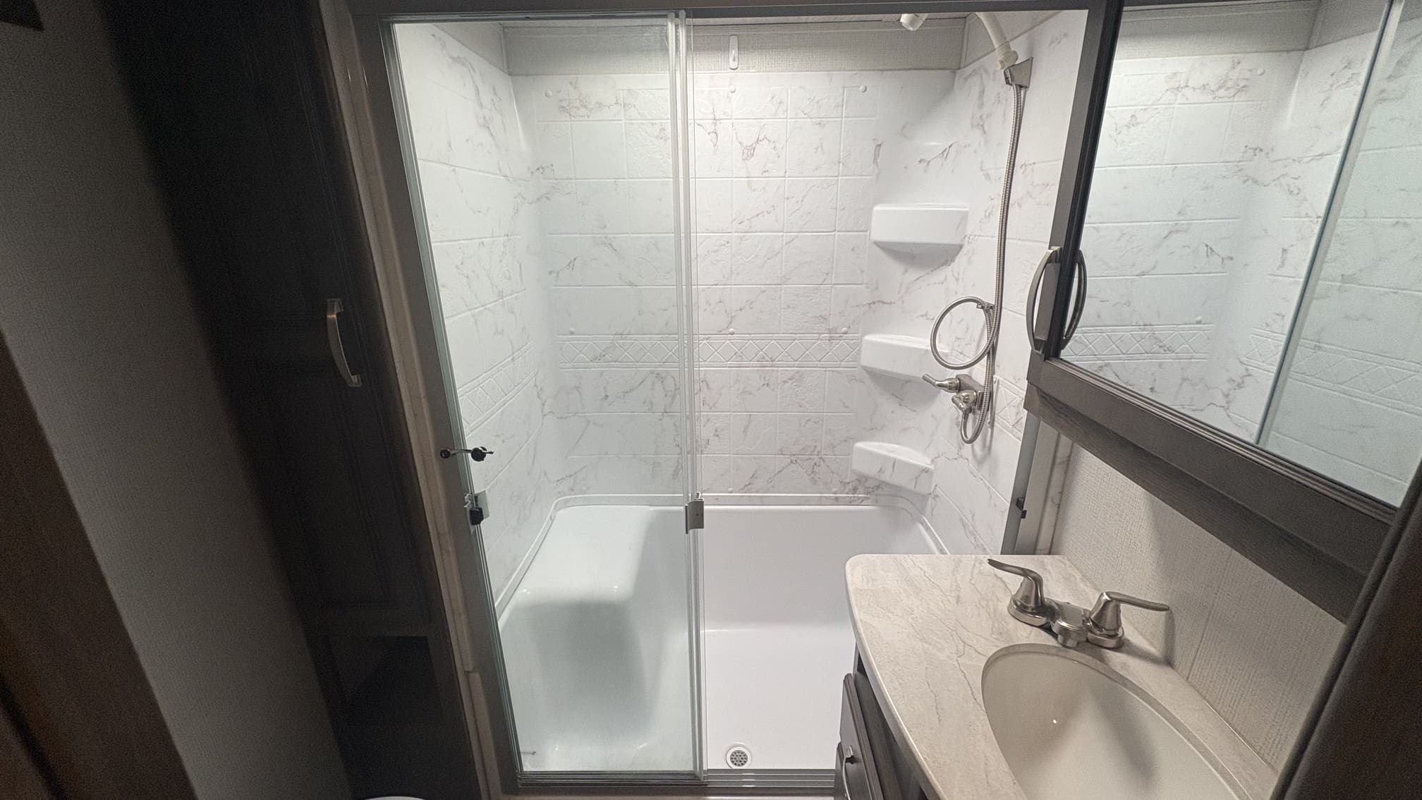 2021 COUGAR 25RES by KEYSTONE - Image 14