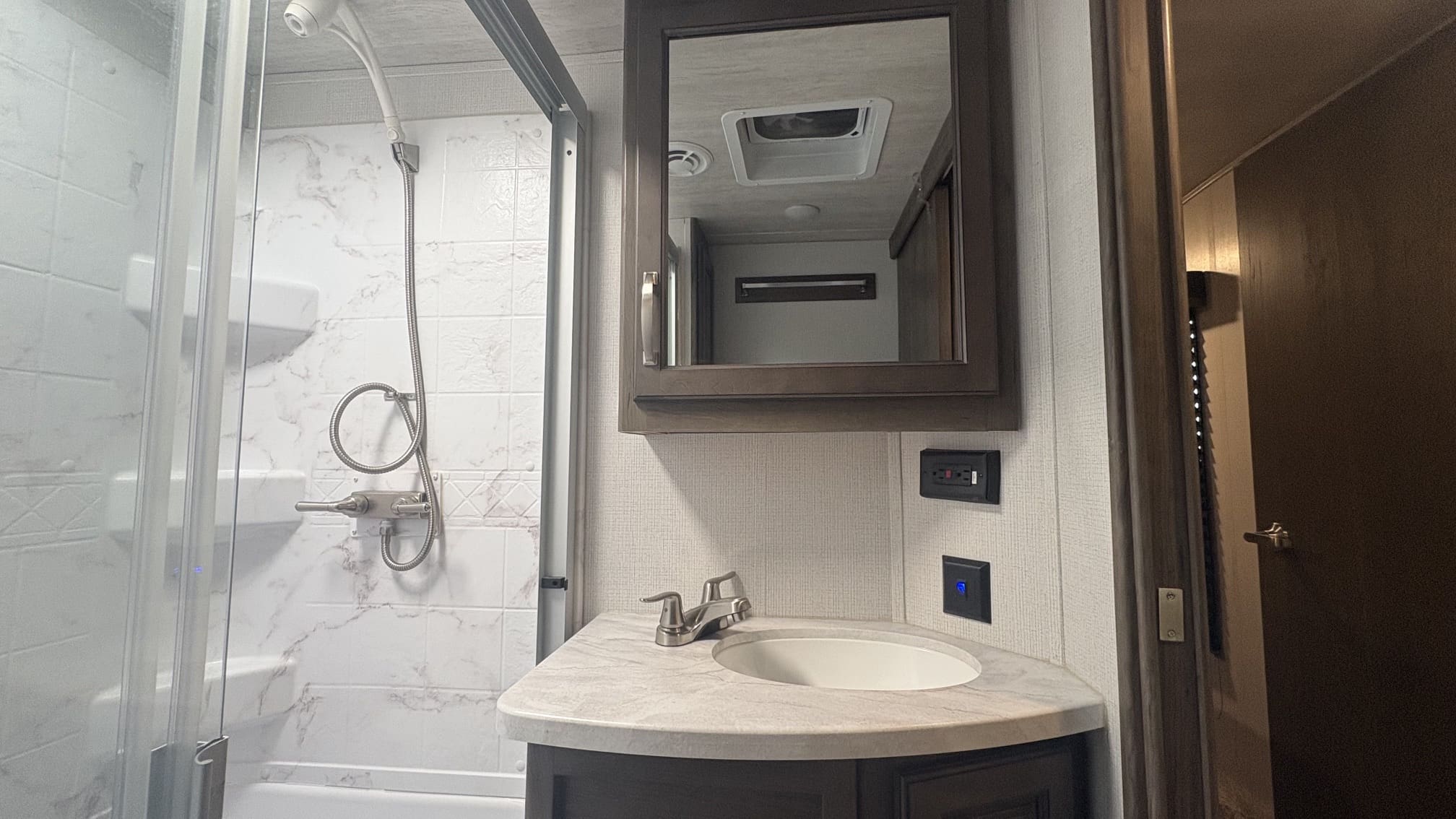 2021 COUGAR 25RES by KEYSTONE - Image 15