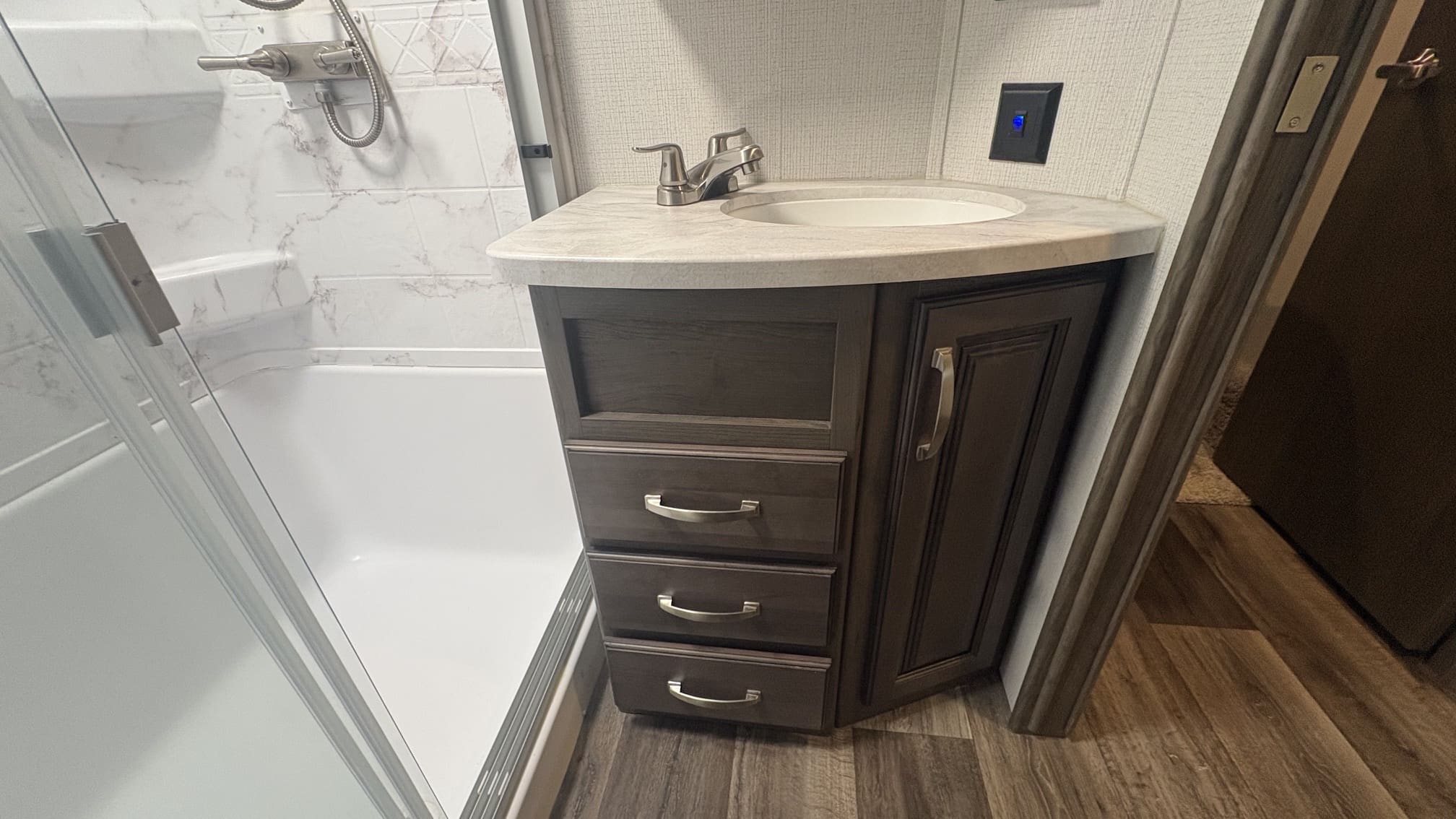 2021 COUGAR 25RES by KEYSTONE - Image 16