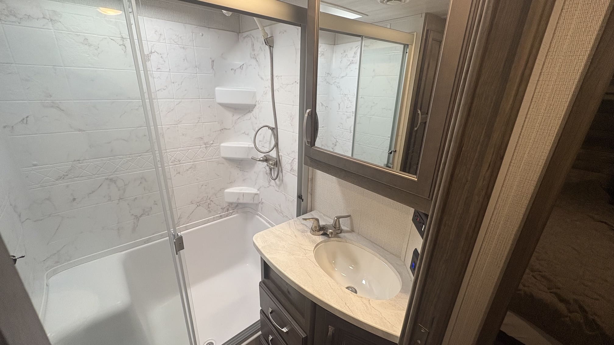 2021 COUGAR 25RES by KEYSTONE - Image 21
