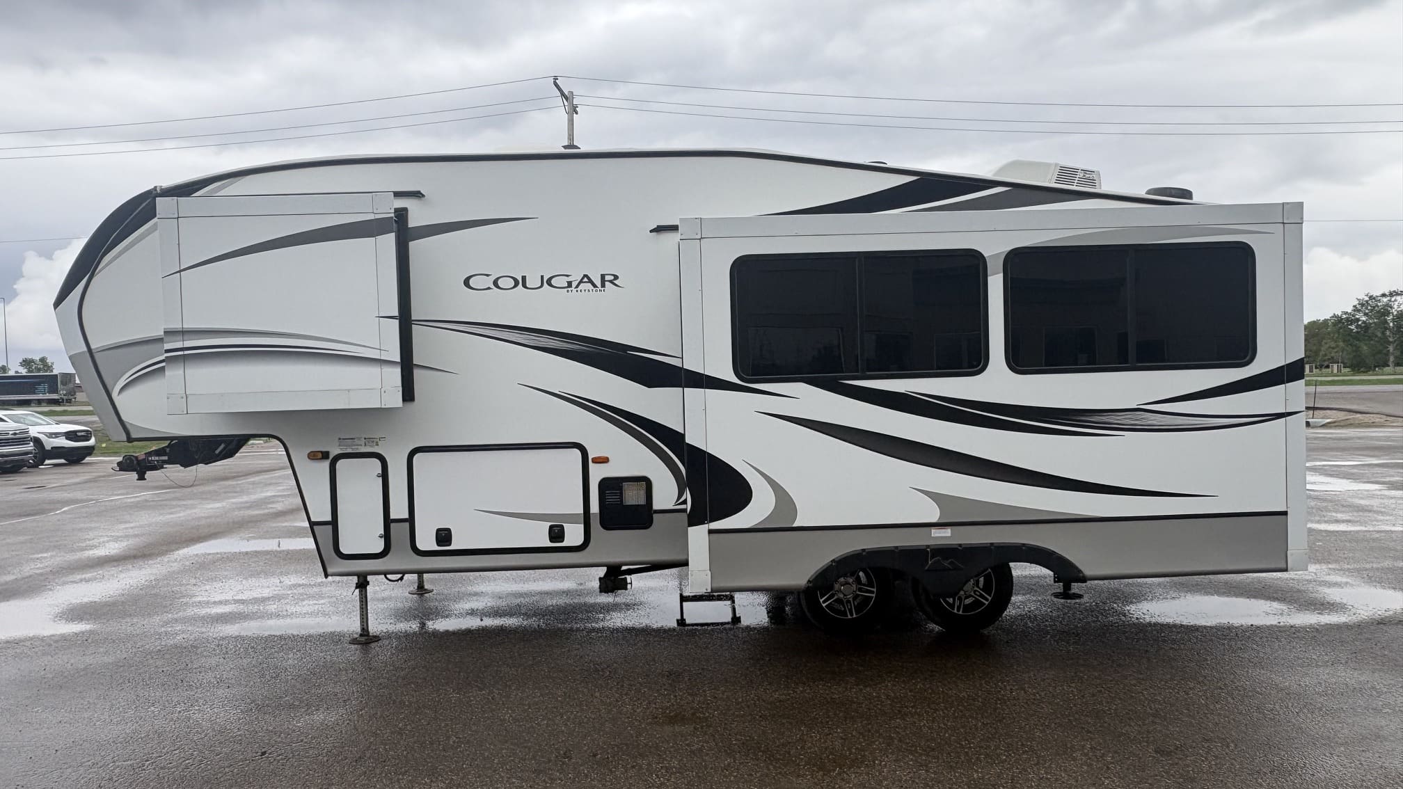 2021 COUGAR 25RES by KEYSTONE - Image 4