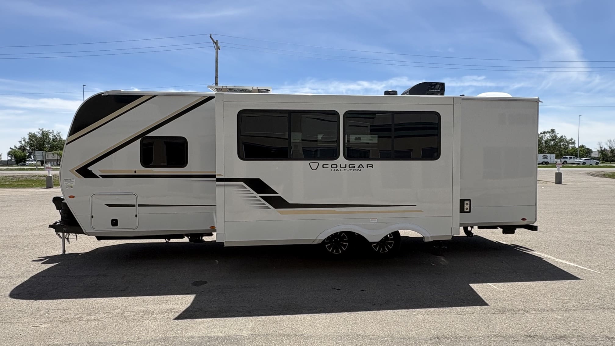 2027 COUGAR 26LBW by KEYSTONE - Image 4