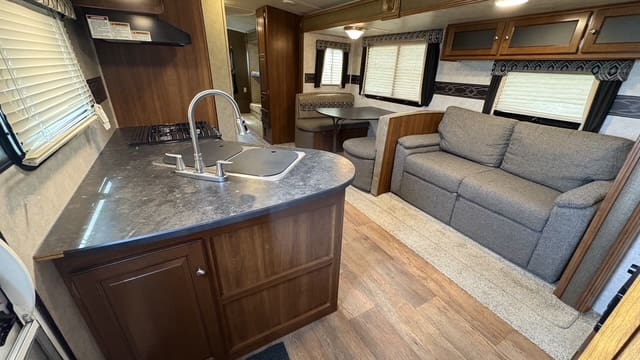 2014 BULLET PREMIER 31BHPR by KEYSTONE - Image 11