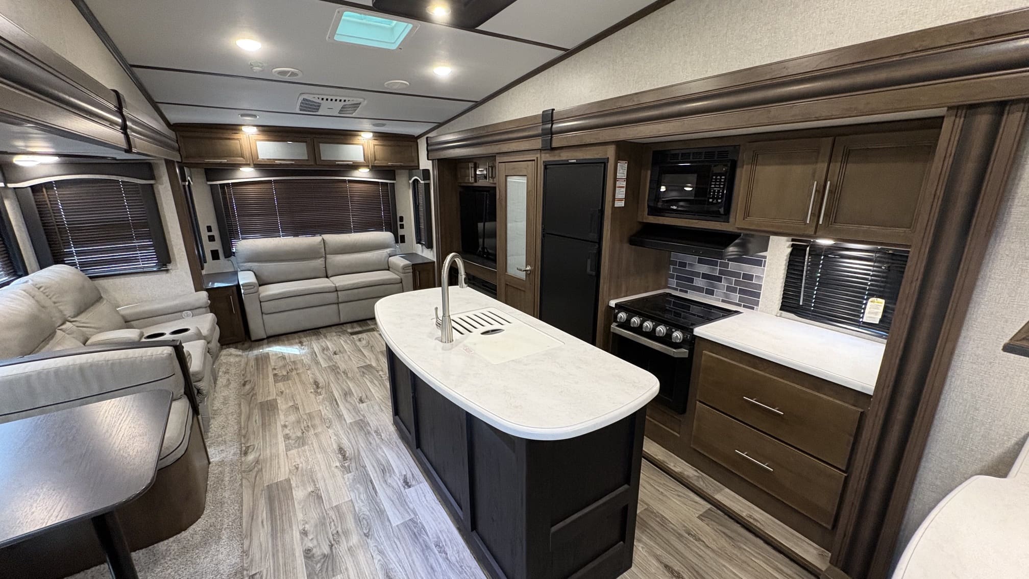 2021 COUGAR 30RLS by KEYSTONE - Image 6