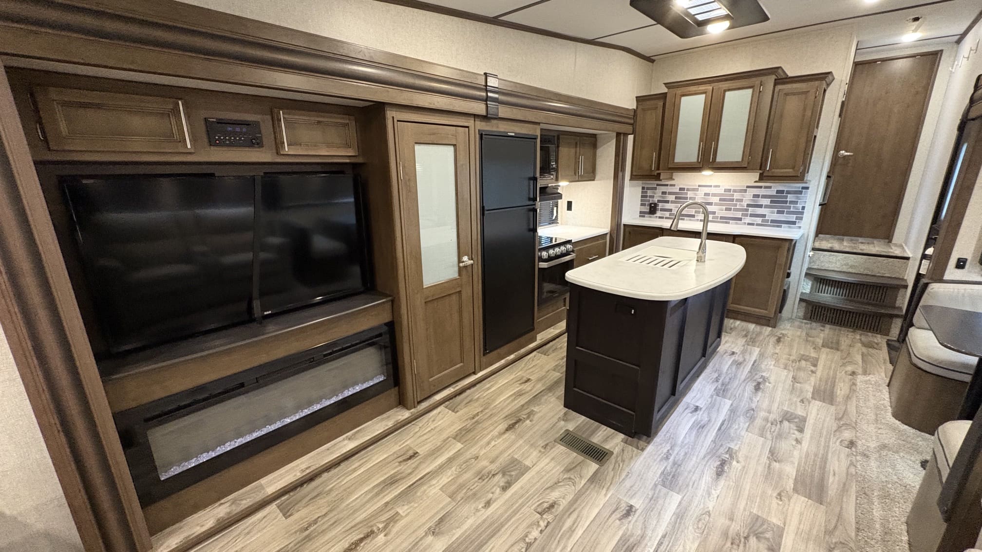 2021 COUGAR 30RLS by KEYSTONE - Image 8