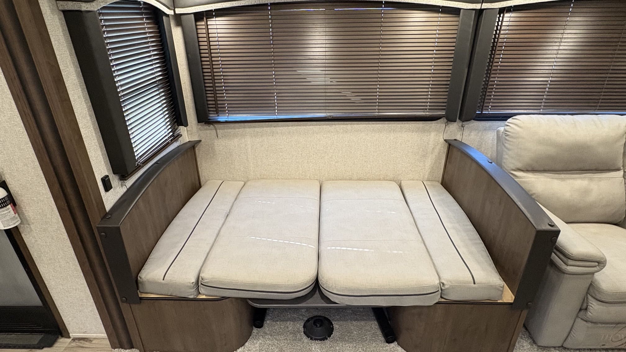 2021 COUGAR 30RLS by KEYSTONE - Image 13