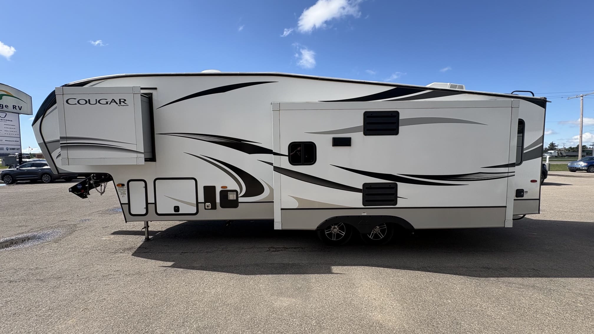 2021 COUGAR 30RLS by KEYSTONE - Image 4