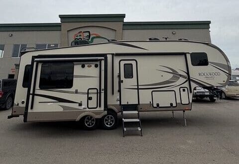 2018 ROCKWOOD 8289WS by FOREST RIVER