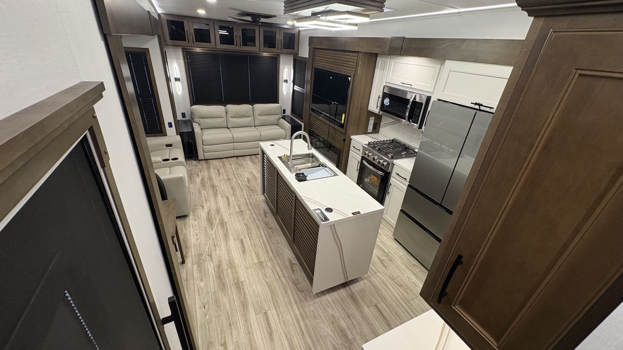 2027 MONTANA 3100RL by KEYSTONE - Image 20