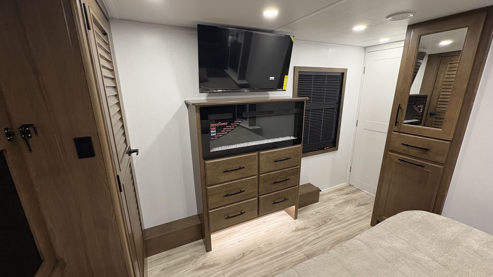 2027 MONTANA 3100RL by KEYSTONE - Image 25
