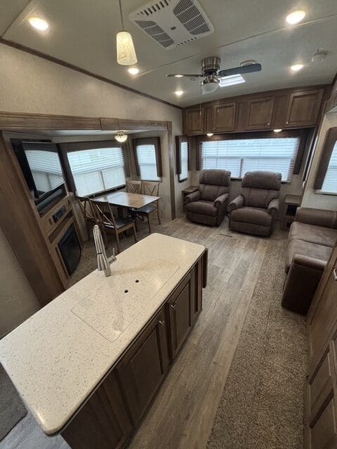 2018 ROCKWOOD 8289WS by FOREST RIVER - Image 12