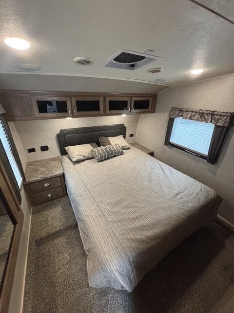 2018 ROCKWOOD 8289WS by FOREST RIVER - Image 36