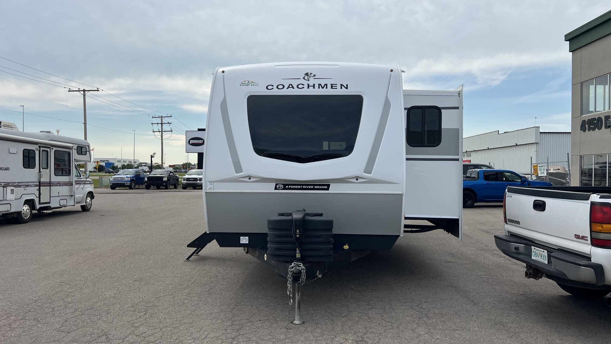 2025 FREEDOM EXPRESS 259FKDS by COACHMEN - Image 3