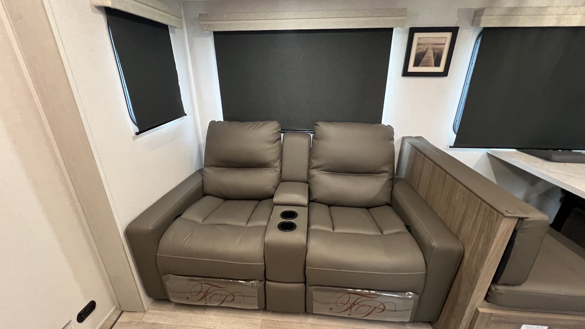 2025 FREEDOM EXPRESS 259FKDS by COACHMEN - Image 14