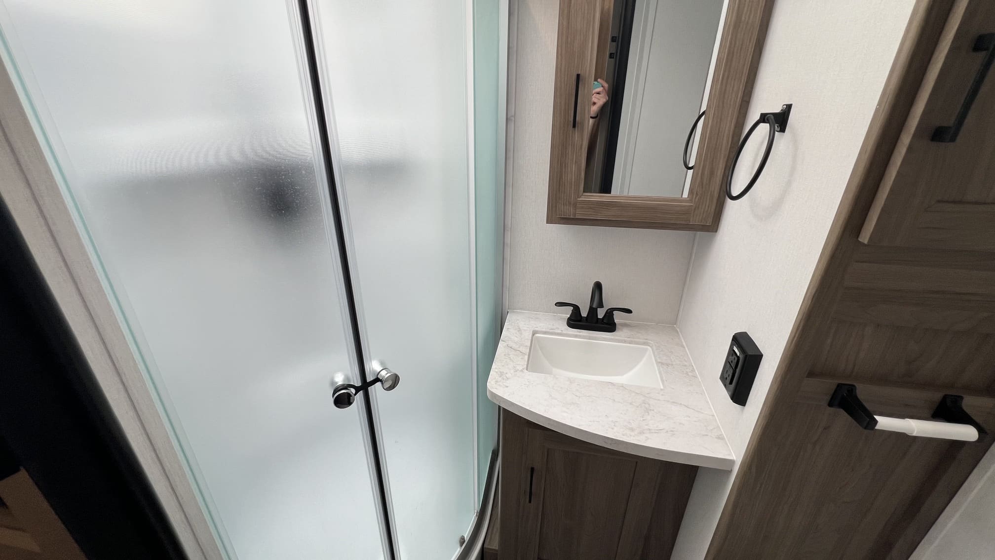 2025 FREEDOM EXPRESS 259FKDS by COACHMEN - Image 17