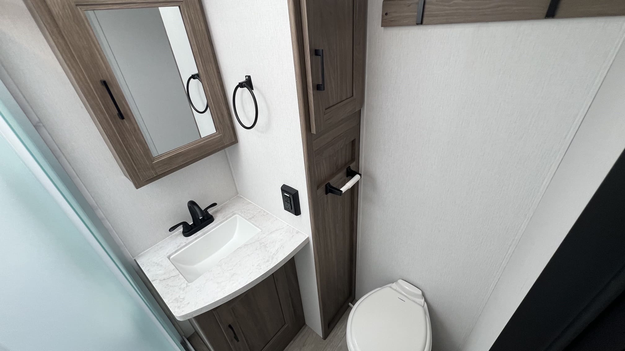 2025 FREEDOM EXPRESS 259FKDS by COACHMEN - Image 18