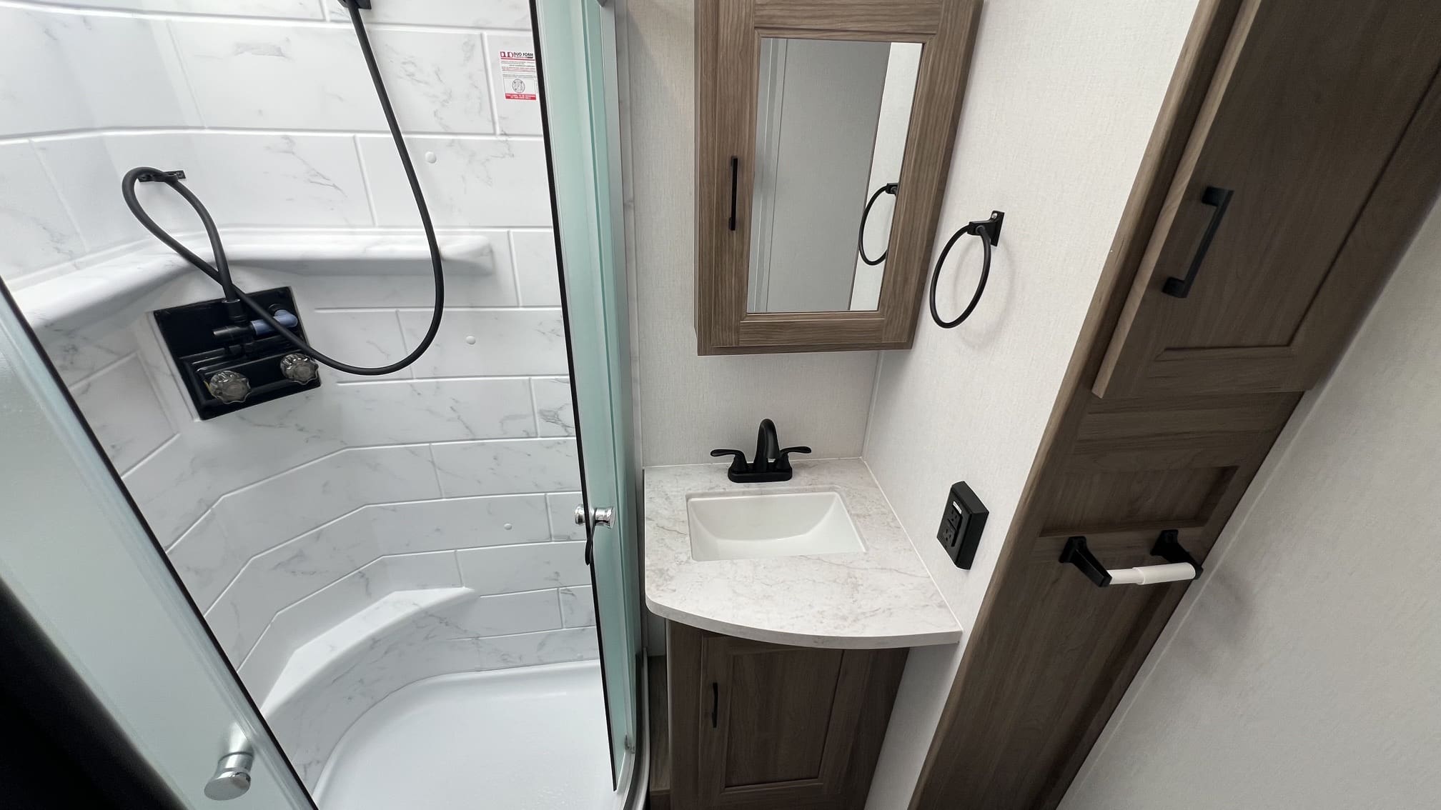 2025 FREEDOM EXPRESS 259FKDS by COACHMEN - Image 19
