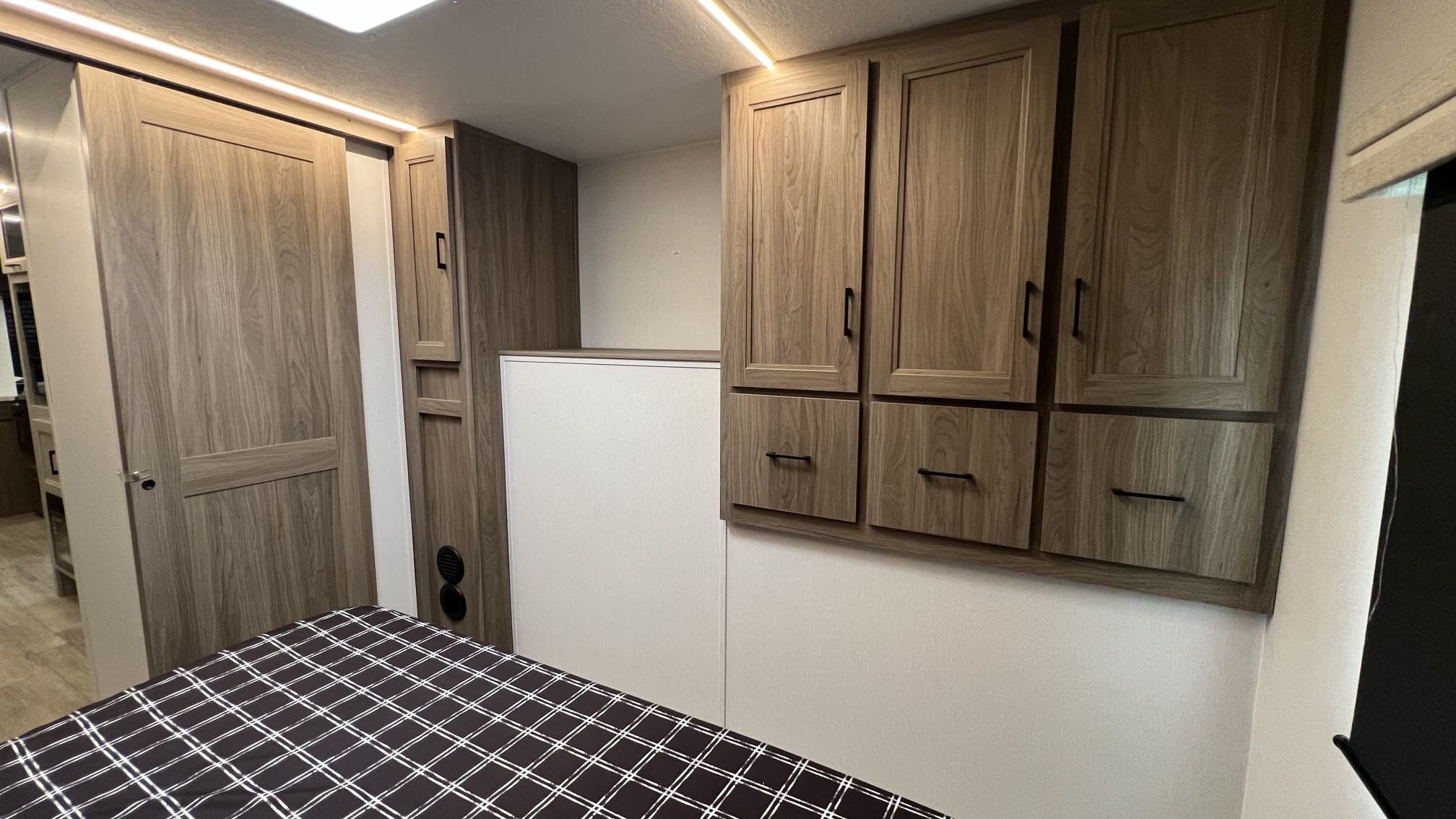 2025 FREEDOM EXPRESS 259FKDS by COACHMEN - Image 22
