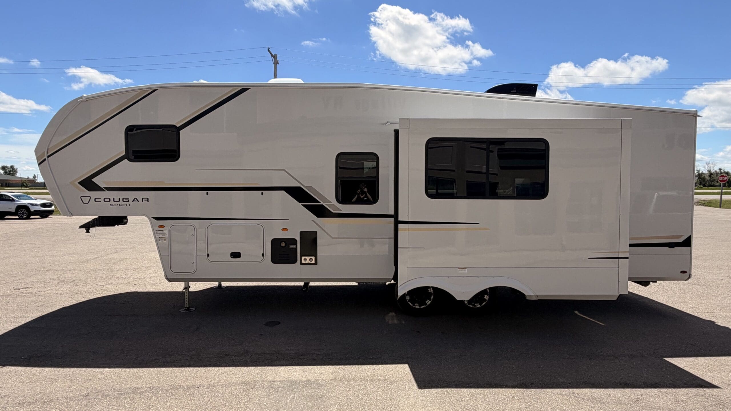 2027 COUGAR 2700BH by KEYSTONE - Image 4