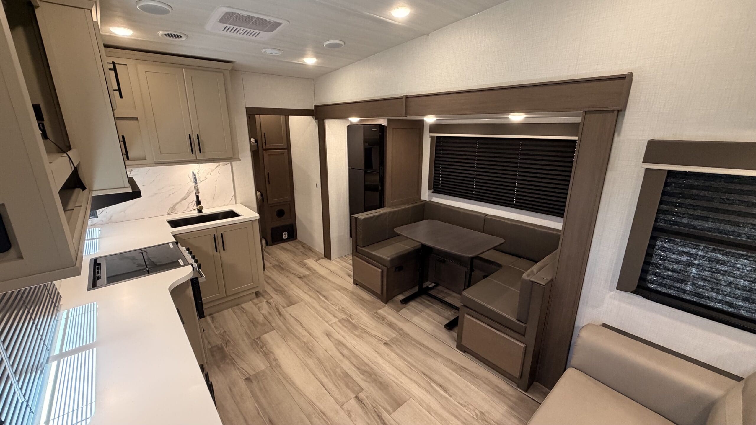 2027 COUGAR 2700BH by KEYSTONE - Image 6