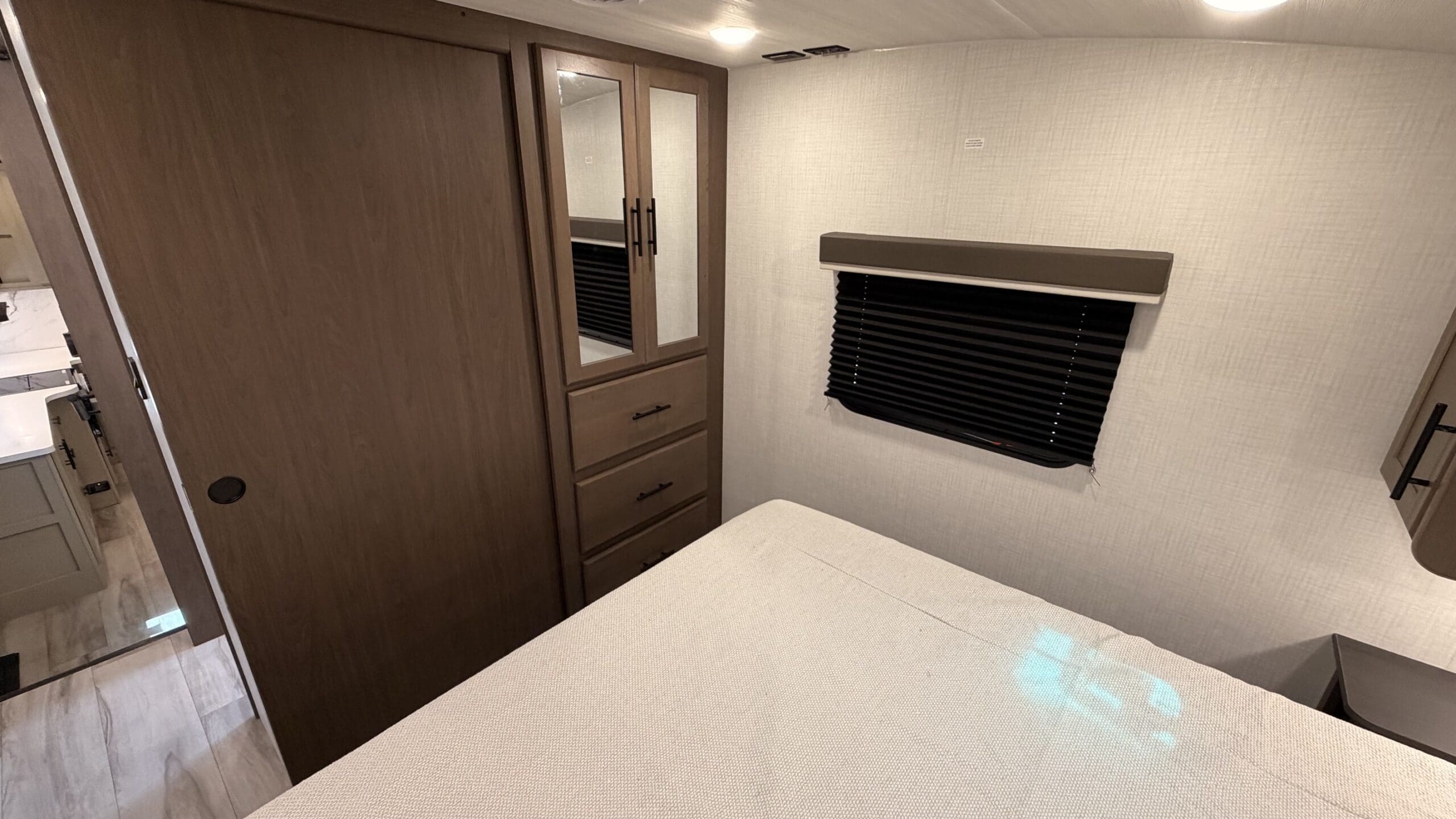 2027 COUGAR 2700BH by KEYSTONE - Image 28