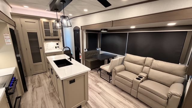 2027 COUGAR 316RLS by KEYSTONE - Image 8