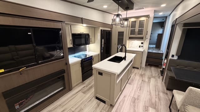 2027 COUGAR 316RLS by KEYSTONE - Image 9