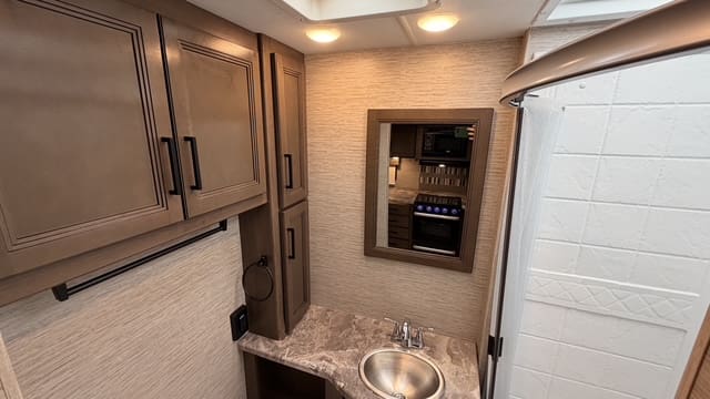 2022 ACE 29.5 by THOR MOTOR COACH - Image 27