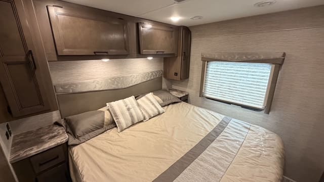 2022 ACE 29.5 by THOR MOTOR COACH - Image 28
