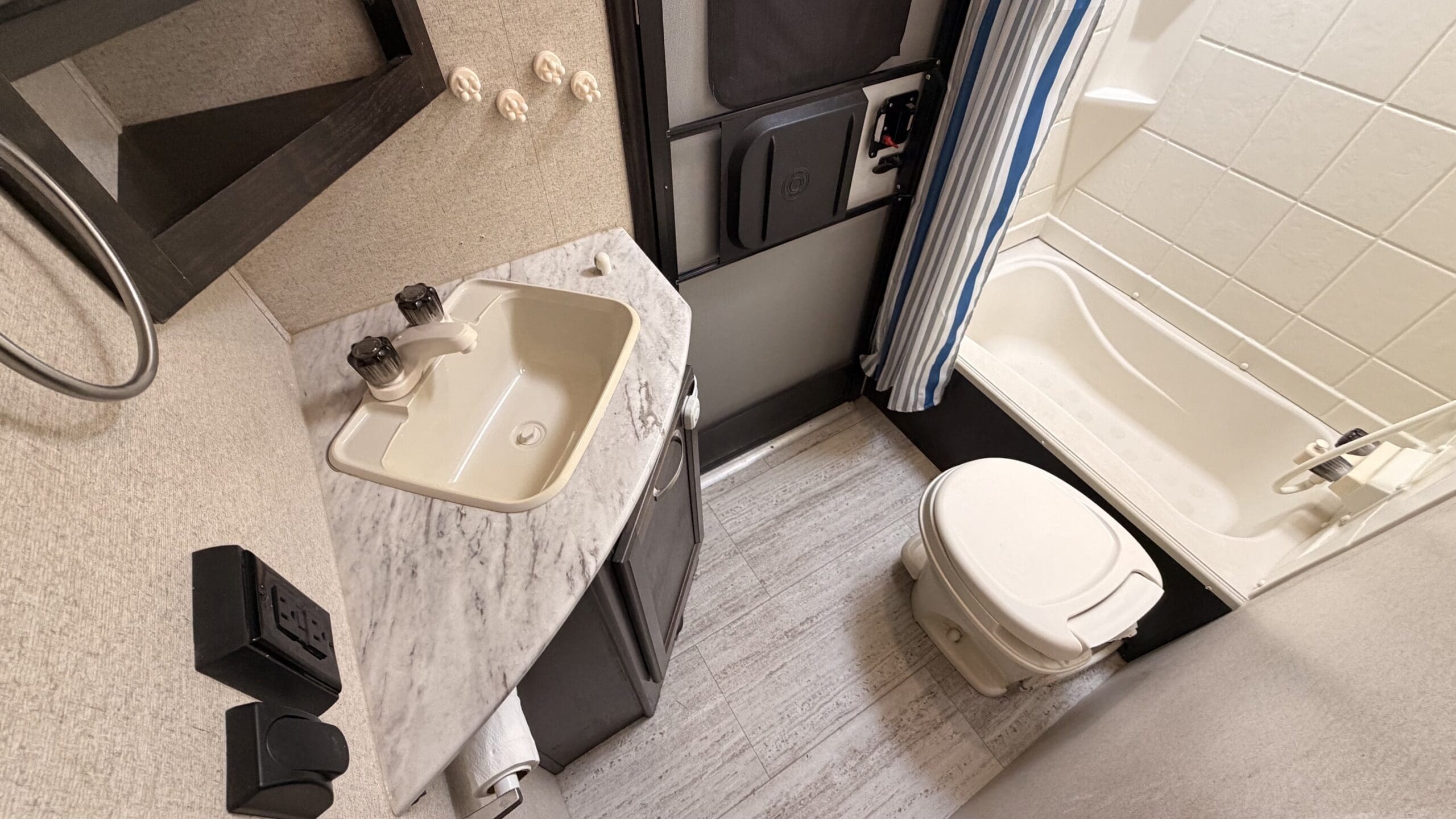 2019 NORTHERN SPIRIT 2963BH by COACHMAN - Image 24
