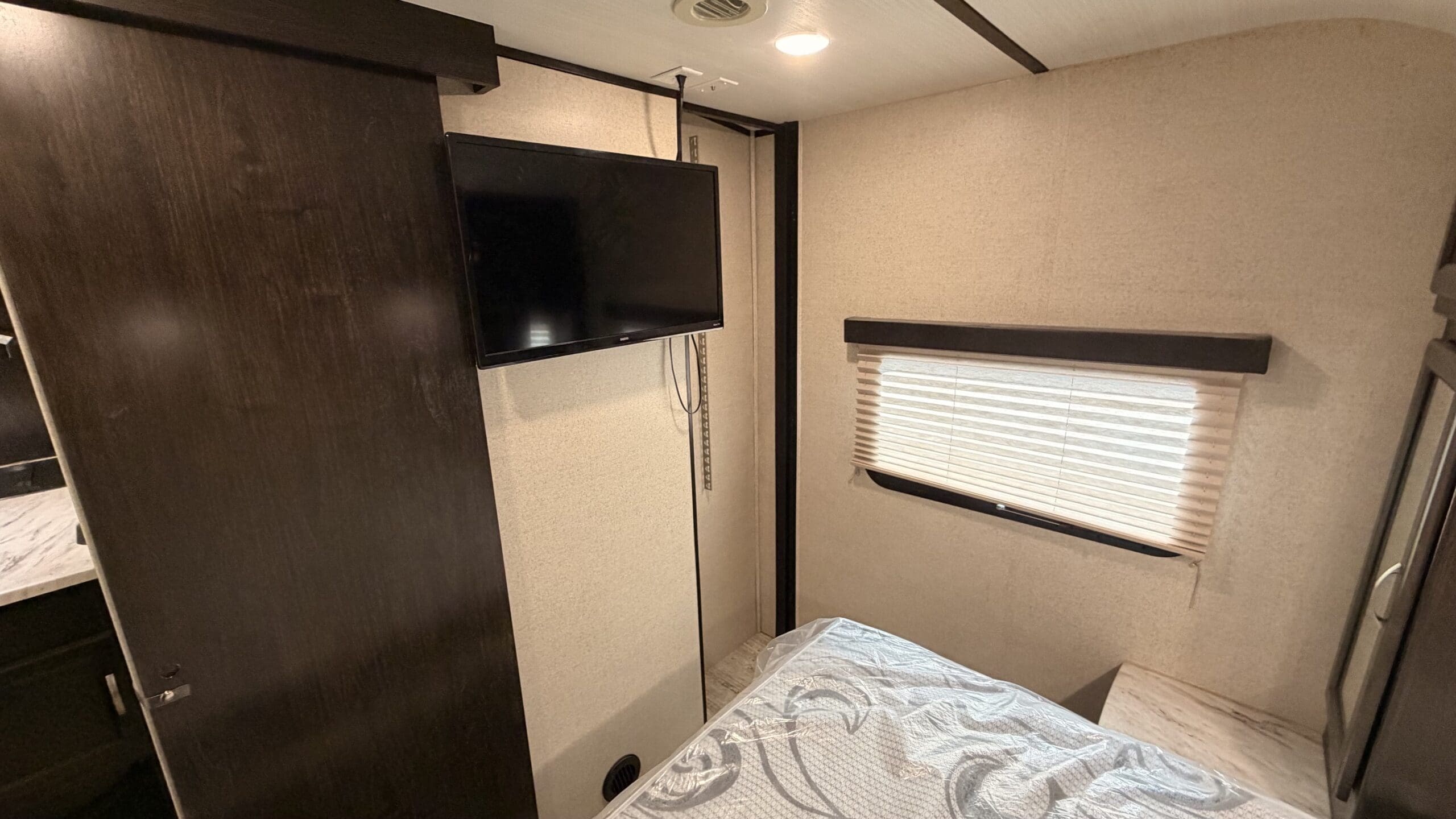 2019 NORTHERN SPIRIT 2963BH by COACHMAN - Image 32