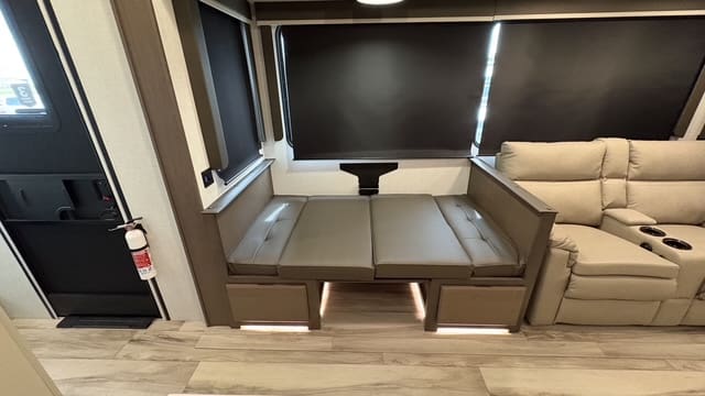 2027 COUGAR 360MBI by KEYSTONE - Image 16