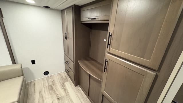 2027 COUGAR 360MBI by KEYSTONE - Image 21