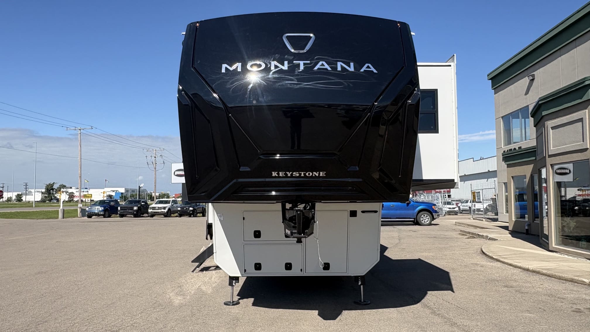 2027 MONTANA 3100RL by KEYSTONE - Image 3