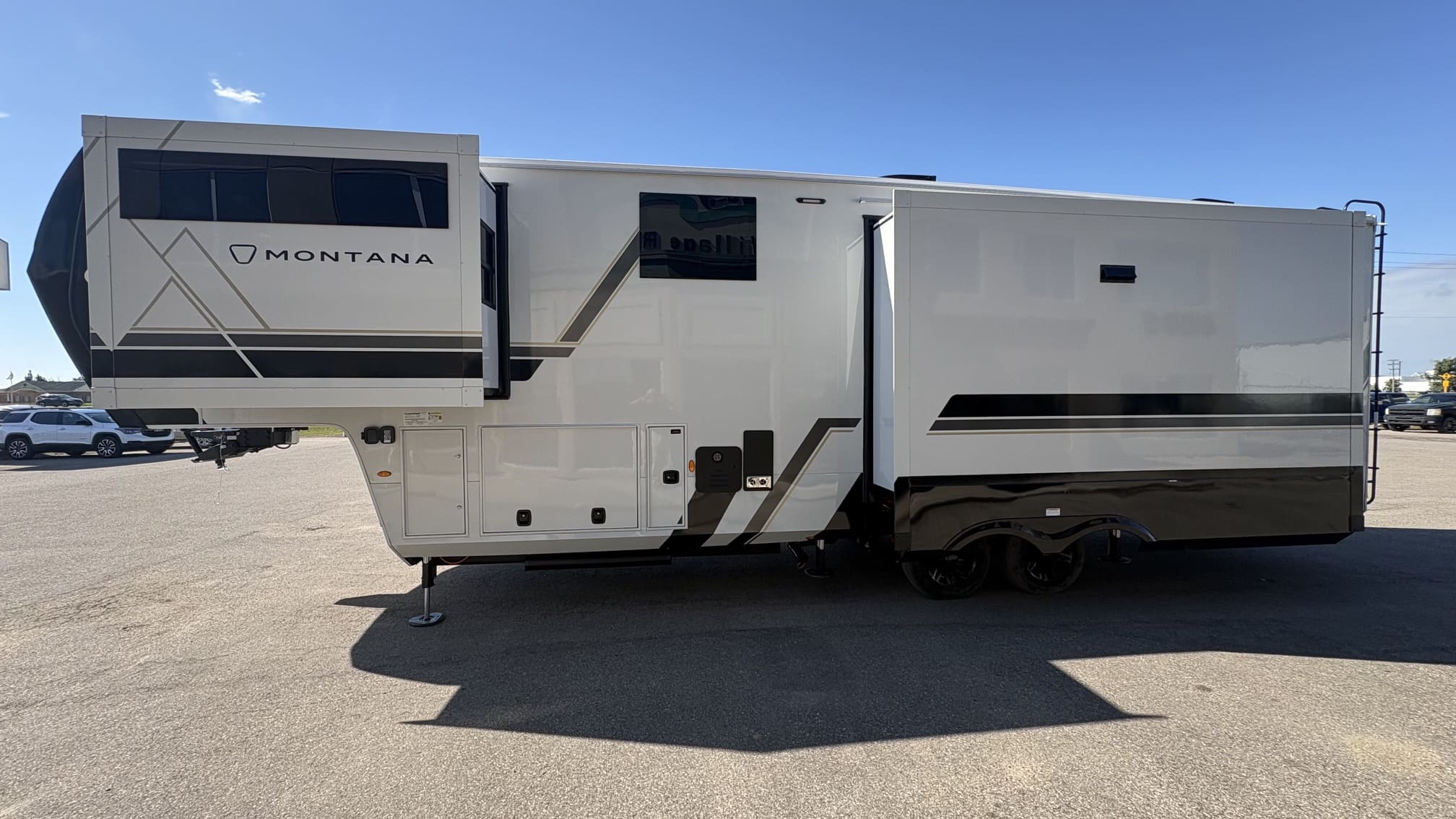 2027 MONTANA 3100RL by KEYSTONE - Image 4