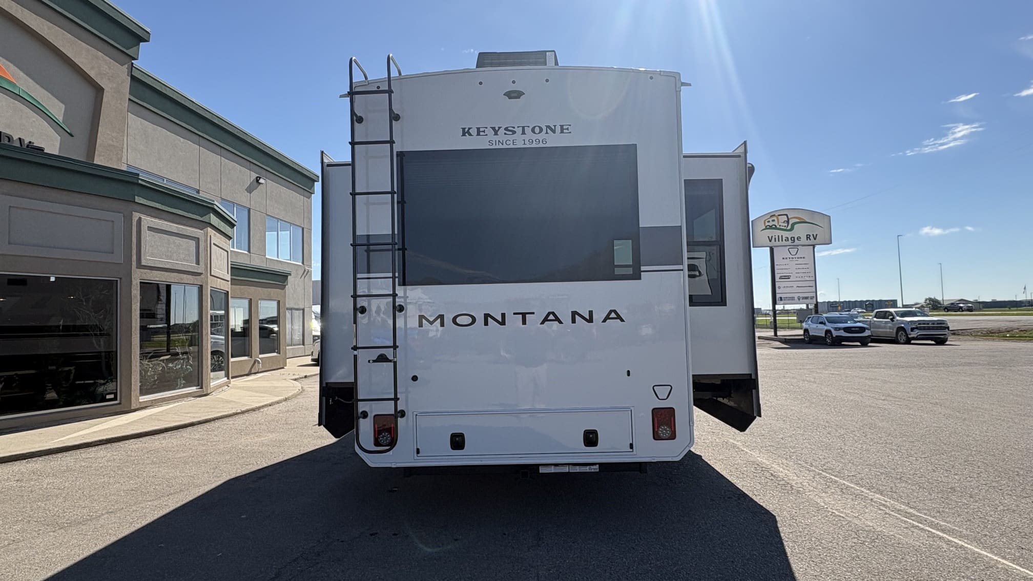 2027 MONTANA 3100RL by KEYSTONE - Image 5
