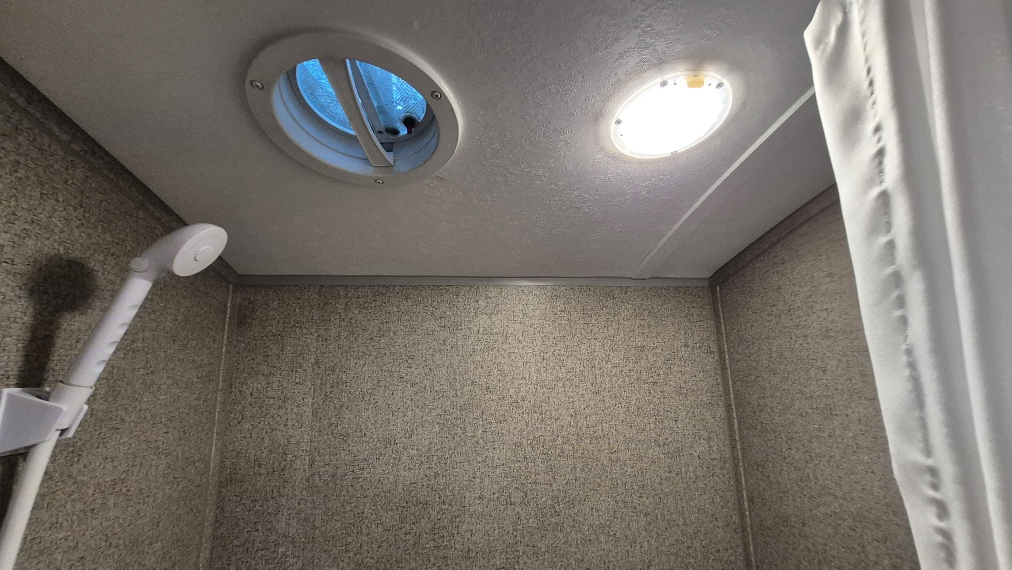 2019 GEO PRO 17RK by FOREST RIVER - Image 14