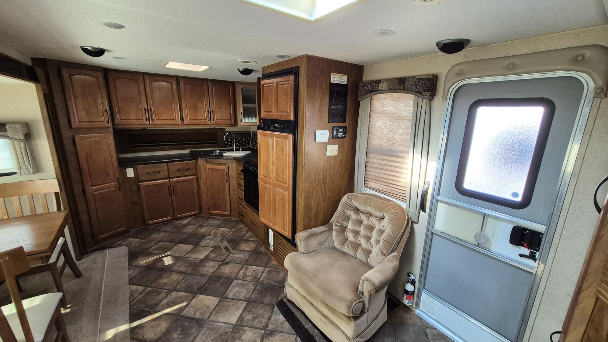 2013 WINDRIVER 280FKS by OUTDOORS RV - Image 7