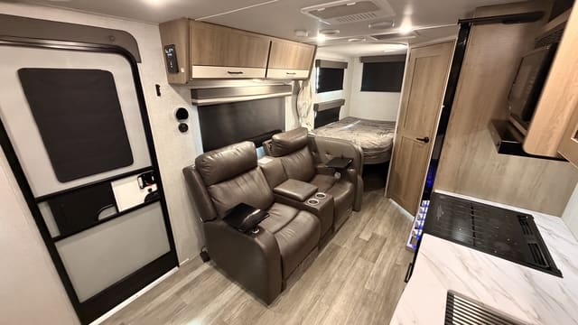 2023 IMAGINE XLS21BHE by GRAND DESIGN - Image 9