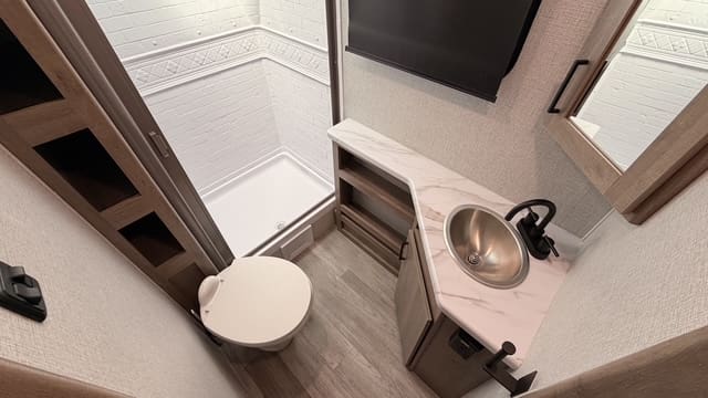 2023 IMAGINE XLS21BHE by GRAND DESIGN - Image 18