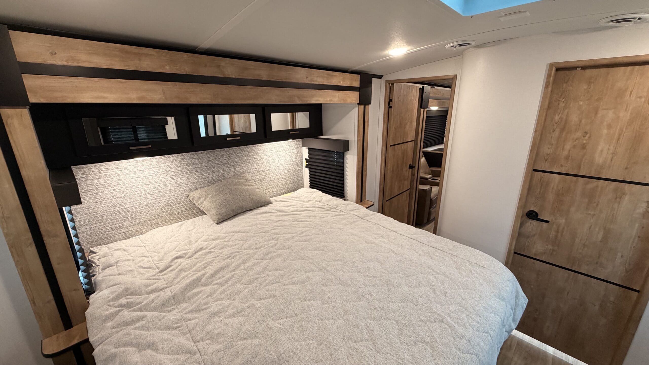 2023 OUTBACK 271UFK by KEYSTONE - Image 28