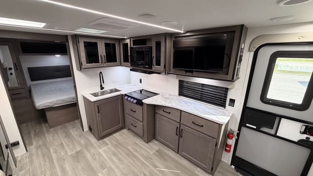 2024 TRANSCEND 221RB by GRAND DESIGN - Image 10