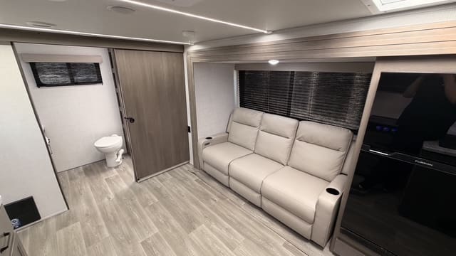 2024 TRANSCEND 221RB by GRAND DESIGN - Image 11