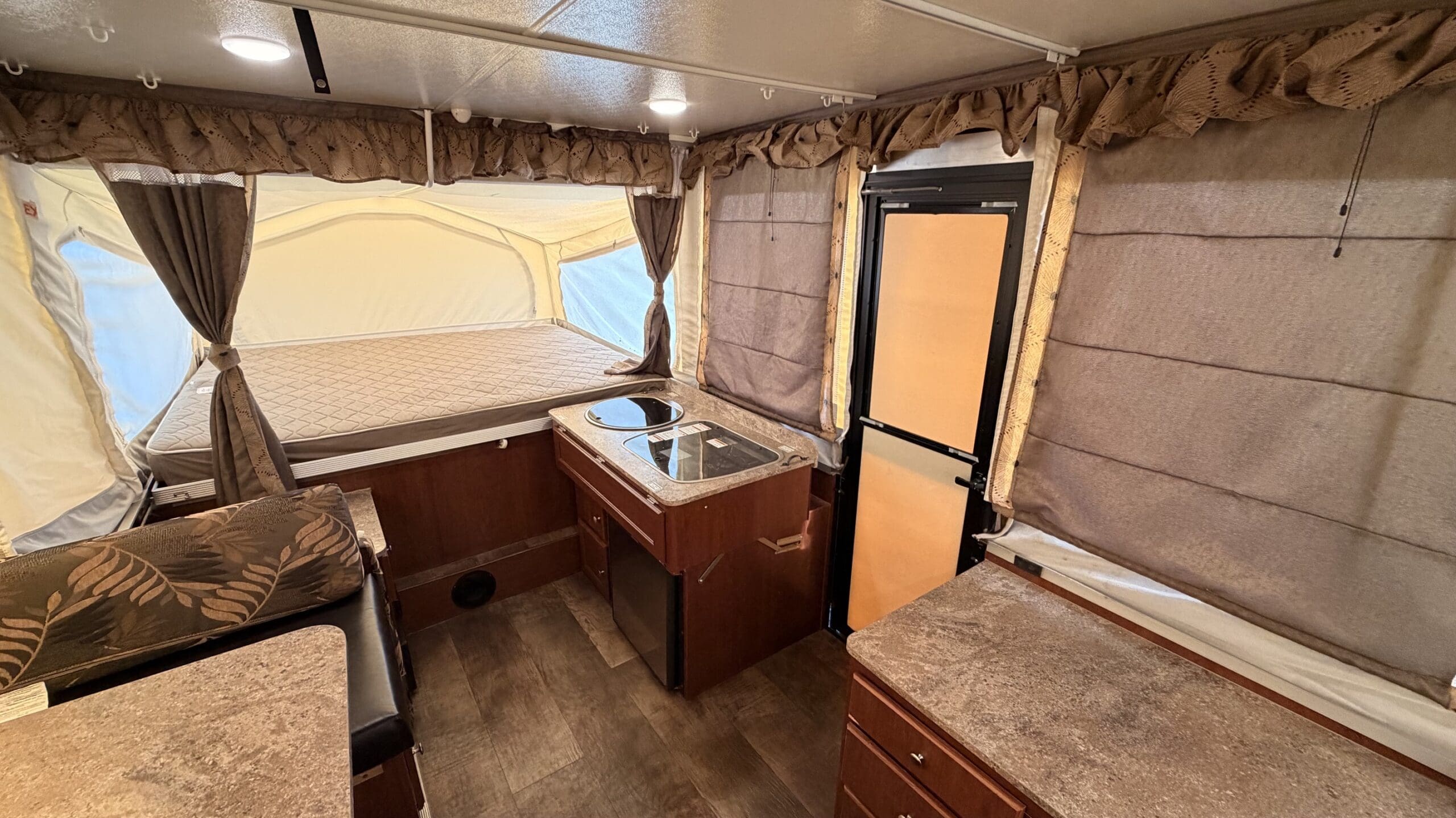 2016 ROCKWOOD 2317G by FOREST RIVER - Image 8